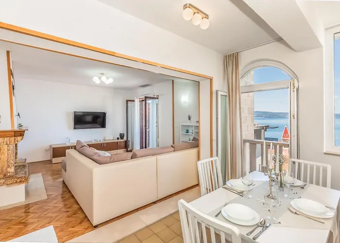 Апартаменты Adriatic Seaview Омиш